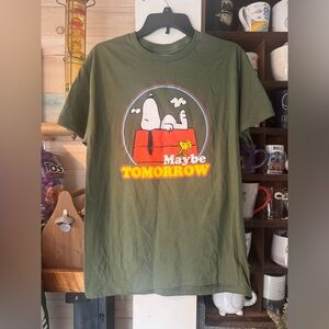 Snoopy Peanuts Graphic Hybrid T-Shirt size Medium